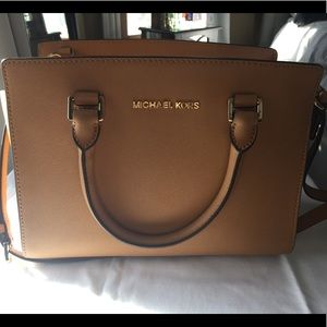 Michaels Kors Medium Selma handbag